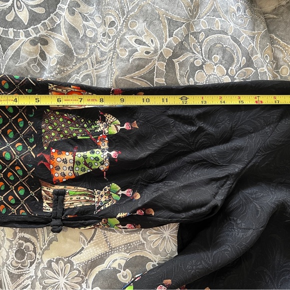 305. Citron 100% Silk Blouse Size Medium - Picture 9 of 10